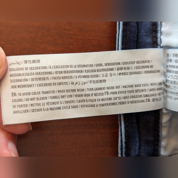 Abercrombie &  Fitch Super Skinny High Rise Jean, size 8R (29), dark wash - Picture 11 of 11